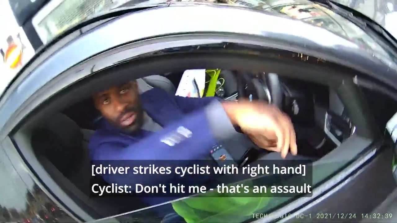 Dangerous driver VS cyclist wearing a Techalogic helmet safety camera